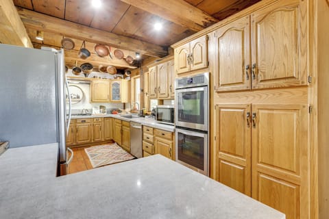 Kitchen | Cooking Basics | Lower Floor