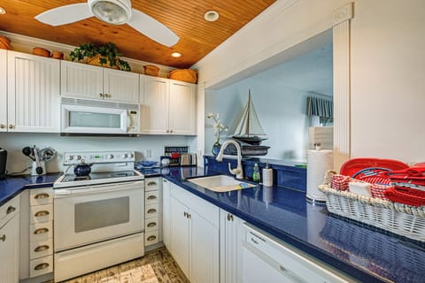 Kitchen | Cooking Basics | Keurig Coffee Maker