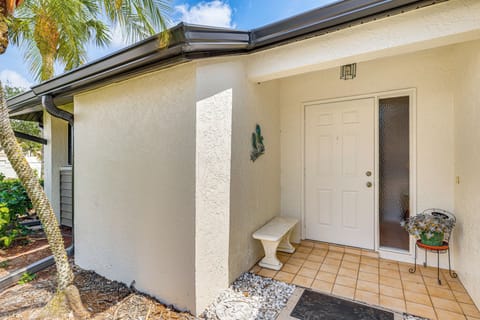 Home Exterior | Parking | Garage (2 Vehicles) | Driveway (2 Vehicles)