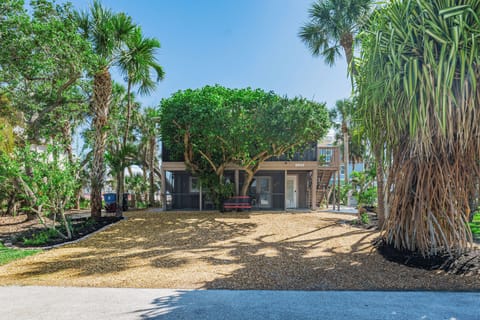 Welcome to Palmetto Beach Cottage- #2- Upper level