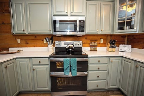 The double oven is great for a house full of all your people!