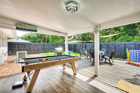 Lutz Vacation Rental | 5BR | 3BA | 1,500 Sq Ft | 1 Step to Enter