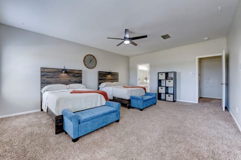 peaceful, spacious, with a city view !