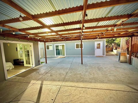 51e6cbcd-25c9-4c8d-bcd8-6590f48a803a