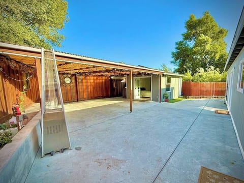 b631631a-04af-482f-9bb3-fd66696afcb7