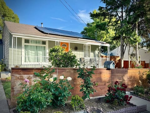 c48ee579-ab09-4a09-b7d8-cb54c4581b6c