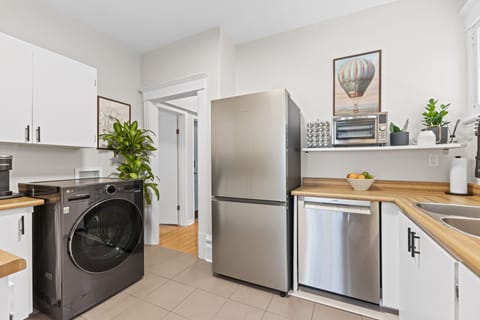 Washer/dryer with hypoallergenic laundry sheets provided.
