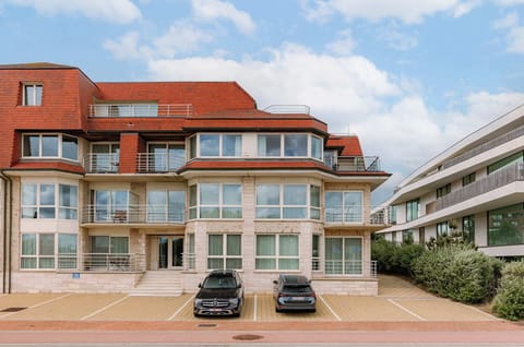 Apartment located in this building