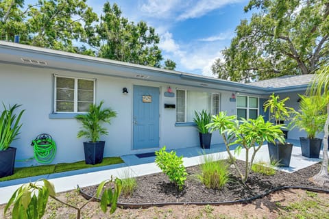 Clearwater Vacation Rental | 1BR | 1BA | 650 Sq Ft | 1 Step to Enter