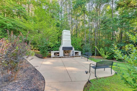 Denver Vacation Rental | 2BR | 1.5BA | 2,300 Sq Ft | Stairs to Enter