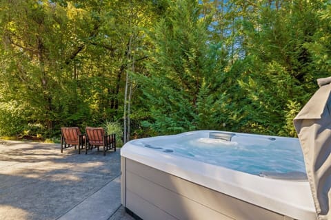 Private hot tub