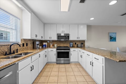 11 Wave Watch II Kitchen