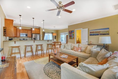 132 Garden City Retreat - Living Area