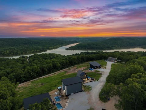 Escape to Skyline Horizon by Relax and Renew Rentals, a stunning Branson vacation rental perched above Table Rock Lake. Enjoy panoramic Ozark Mountain views, spectacular sunsets, and peaceful luxury just minutes from all of Branson’s top attractions.