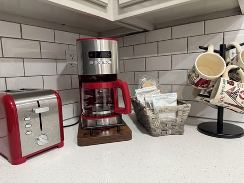 Full coffee pot- filters & single pot coffee provided