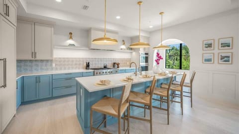 Kitchen - Oversized Refrigerator - (2) Dishwashers, Double Ovens, &amp; Large Gas Stove - Bar Seating for 6