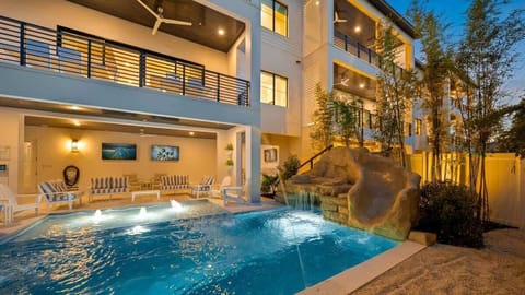 Twilight - Resort Style Pool &amp; Spa - Waterslide - Waterfall Grado