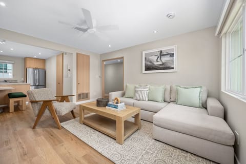 Perfect for beach lovers and adventurers alike, you're minutes from top surfing spots, La Jolla Cove, and the area's famous tide pools.