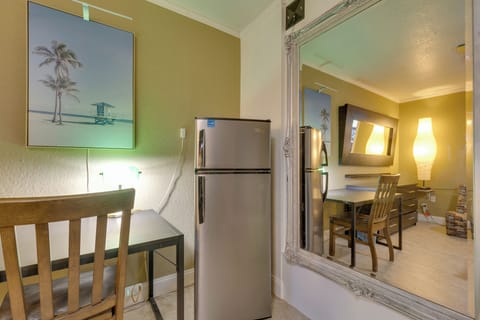 Kitchenette | Microwave | Drip Coffee Maker | Toaster Oven