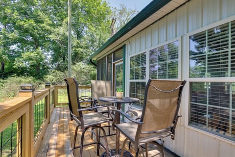 Deck | Gas Grill | Fire Pit | Hammock