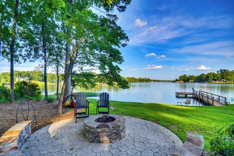 Eatonton Vacation Rental | 3BR | 2BA | 8 Steps to Enter | 2,400 Sq Ft