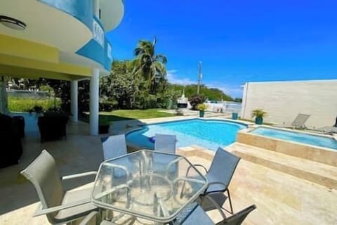 Outside dining around the pool