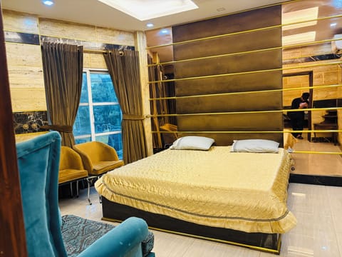 Main Bedroom , King Size Bed