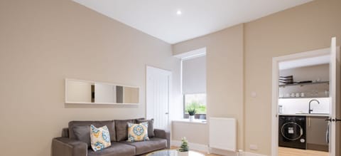 Living Room / Lounge