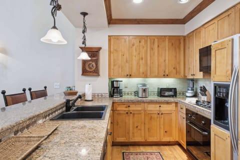 villamontane-226-4115_54588743248_o