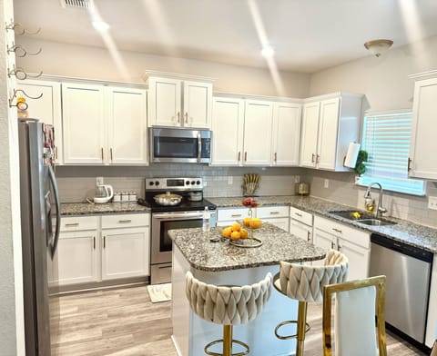 Fully equipped kitchen