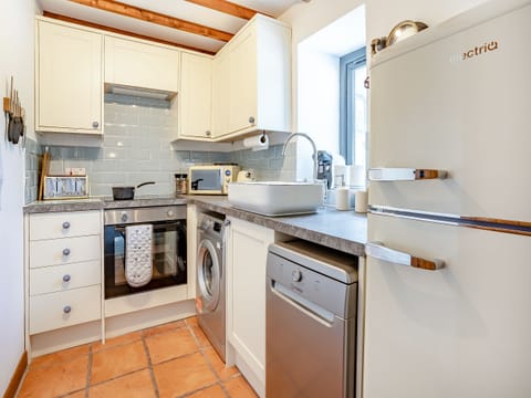 Kitchen | The Old Cowsheds 1 - Dairy - Gaer Cottages, Cribyn, Lampeter