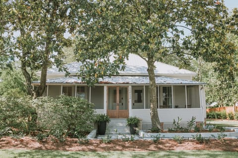 The Bradford House - the perfect location in Ocean Springs. Walk to downtown!