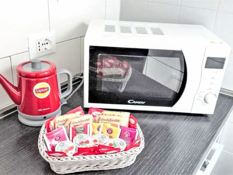 Machine, Small Appliance, Kitchen Appliance, Food, Finger Food, Advertising