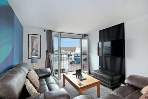 Lounge area with view over harbour