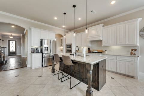 Feel right at home while cooking with the non-stick pots and pans in the fully stocked kitchen.