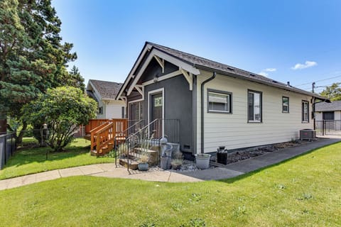 Tacoma Vacation Rental | 3BR | 1BA | Steps to Enter | 1,250 Sq Ft