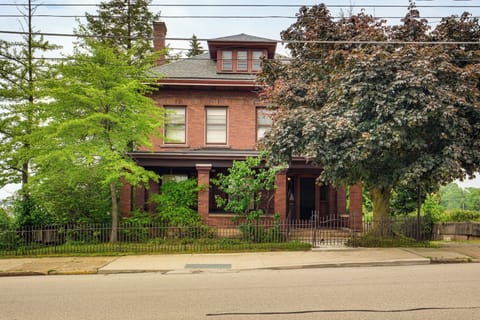 Erie Vacation Rental | 5BR | 2.5BA | Stairs Required | 3,400 Sq Ft