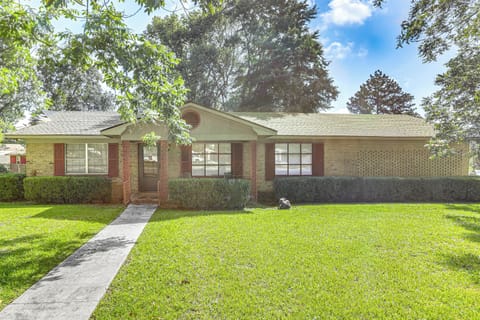 Property Exterior | Single-Story Home | Keyless Entry