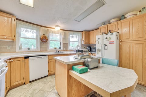 Kitchen | Cooking Basics | Drip Coffee Maker (Cooking Basics) | Toaster