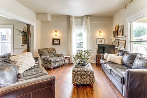 Guthrie Vacation Rental | 3BR | 1.5BA | 1,250 Sq Ft | Stairs Required