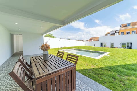 Garden & Pool