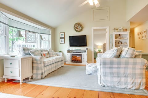 Kennebunkport Vacation Rental | 3BR | 1BA | 1,040 Sq Ft | 4 Steps Required