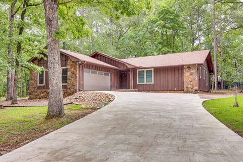Hot Springs Village Vacation Rental | 3BR | 2BA | Stairs Required | 1,894 Sq Ft