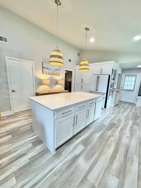 0e3a5b3f-17e7-4c8a-9e62-39a731223fb2