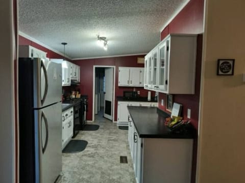 c40717e2-c968-4f1a-a9dd-9e4142662d72