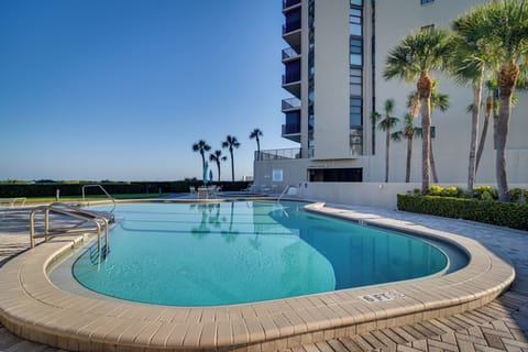 Lighthouse Towers | Community Pool Area