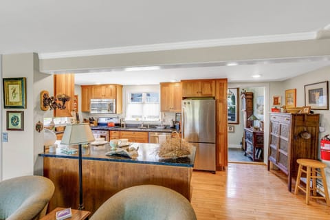 I wonder what's playing at the Blue Ocean - perhaps we can catch a show.