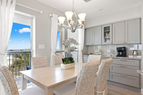 Dining Room with panoramic Gulf Views 