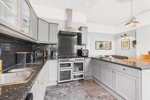 Beech Street, Liverpool - Host & Stay