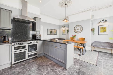 Beech Street, Liverpool - Host & Stay